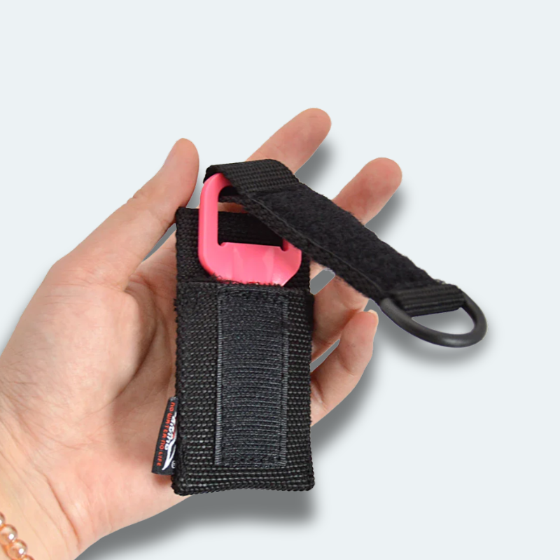 Couteau de plongée avec son étui de rangement + 2 lames de rechange