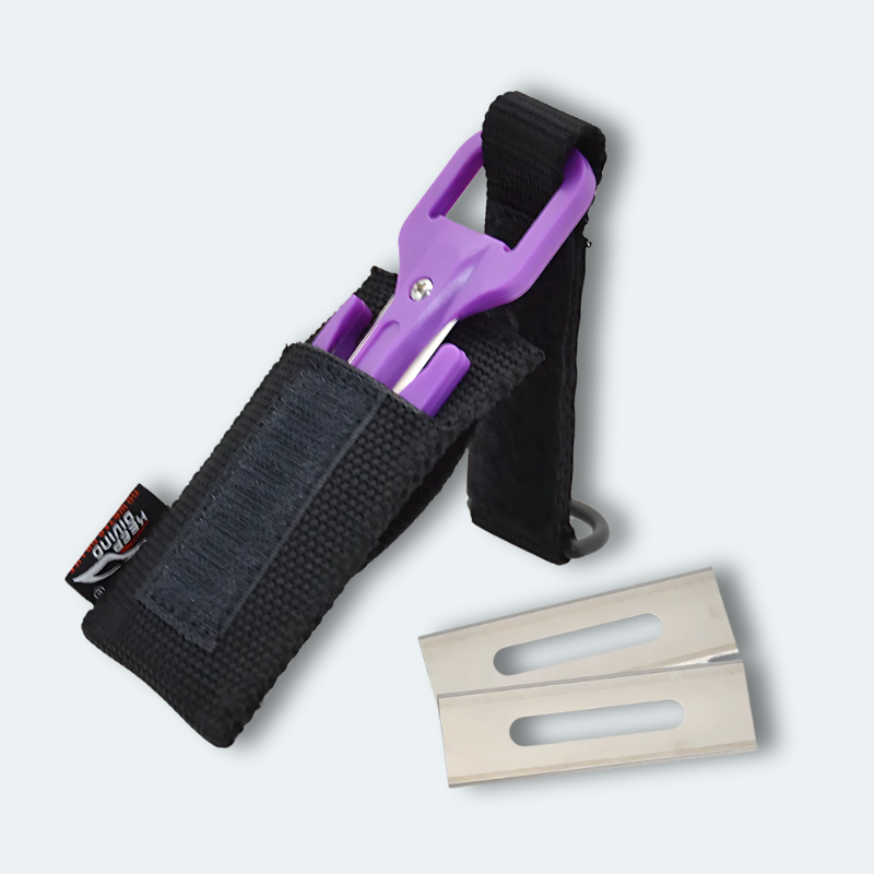 Couteau de plongée avec son étui de rangement + 2 lames de rechange