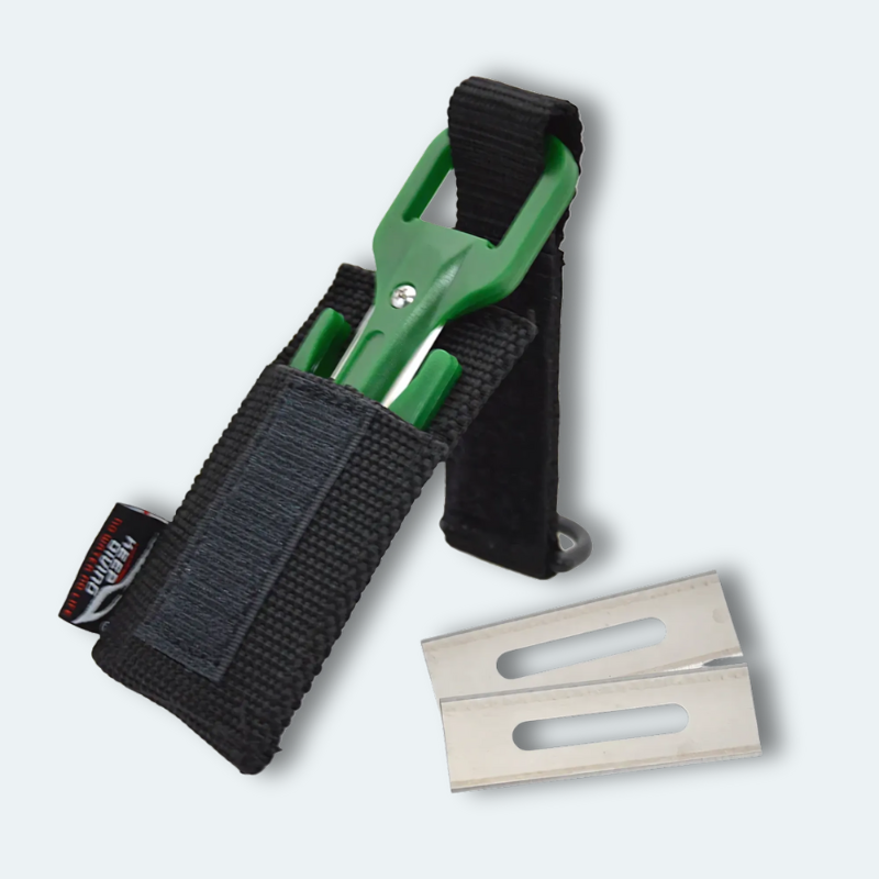Couteau de plongée avec son étui de rangement + 2 lames de rechange