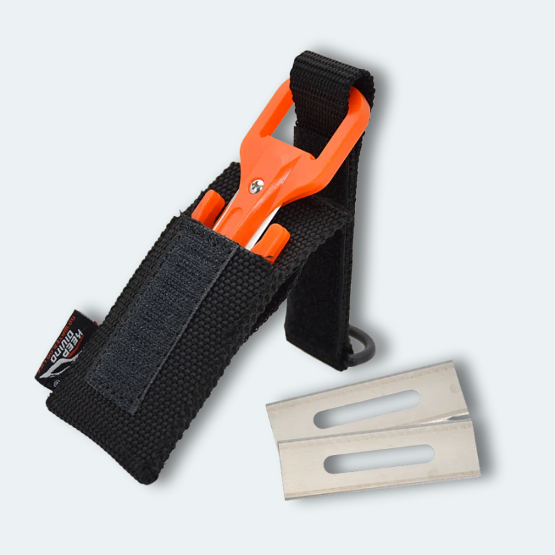 Couteau de plongée avec son étui de rangement + 2 lames de rechange