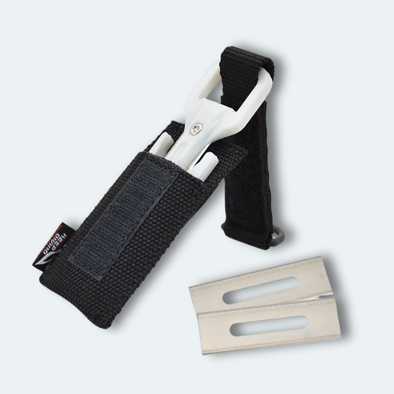 Couteau de plongée avec son étui de rangement + 2 lames de rechange